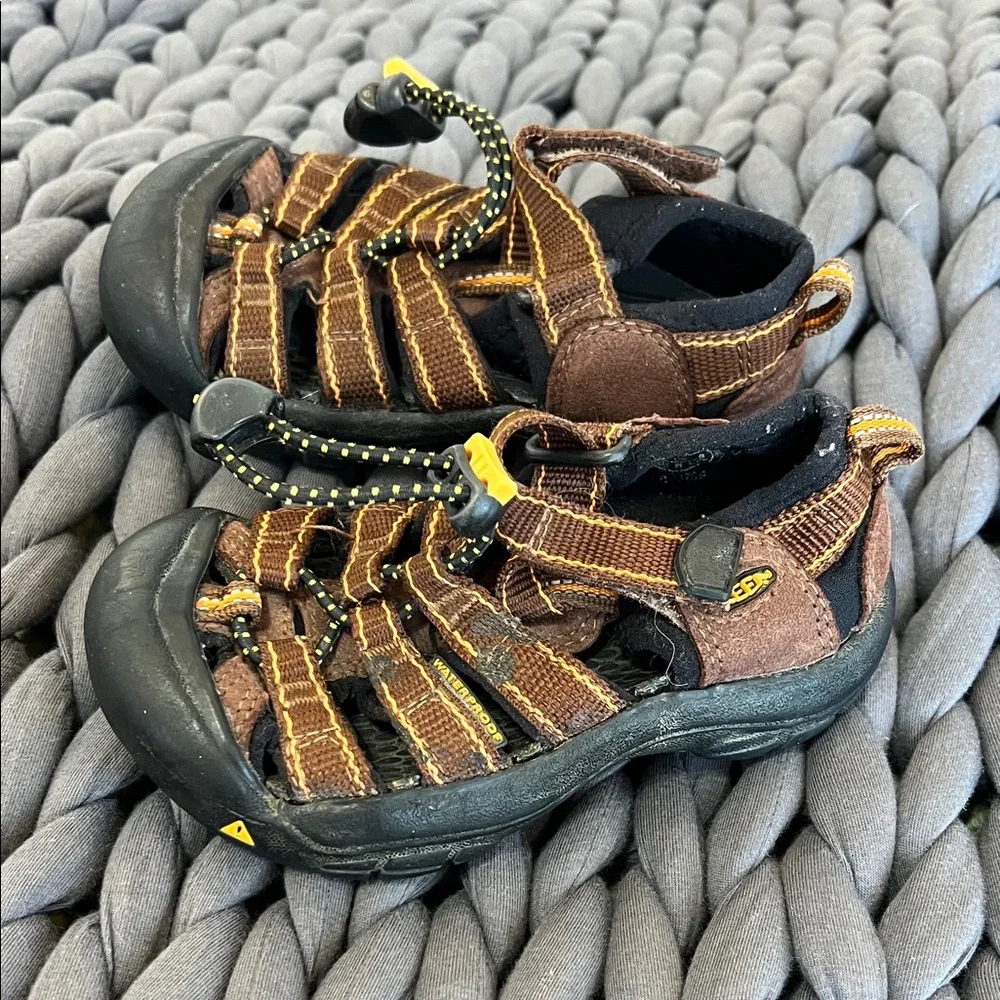 Keen Brown and Black Kids Sandals
